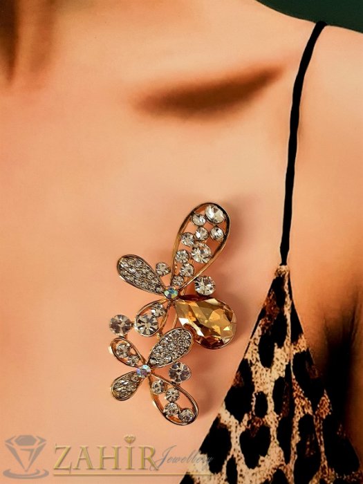Дамски бижута - Красива брошка пеперуди с голям златист и изящни бели кристали, размери 6 на 3 см, златиста основа - B1260